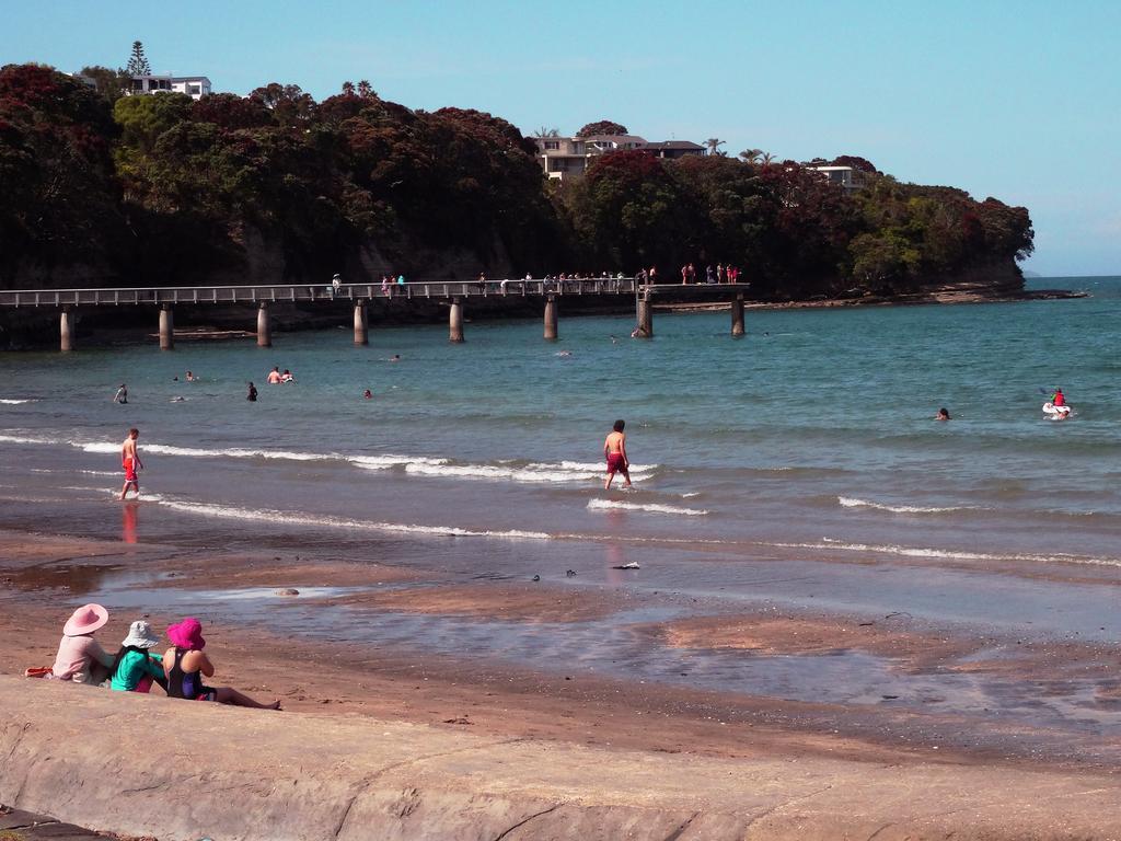 Beach Lodge Auckland Bagian luar foto